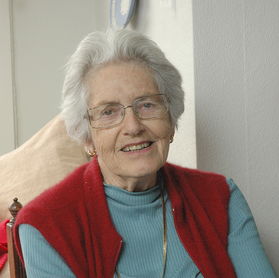 Visit to meet Beverley Shore Bennett - 5 May 2011 at her home 39 Field Way Waikanae Beach 5036